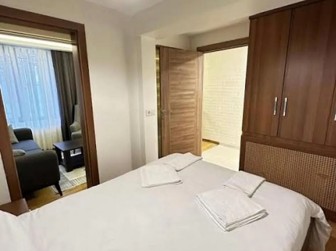 Cozy Garden-Level Apartment Near Taksim Istanbul Türkei
