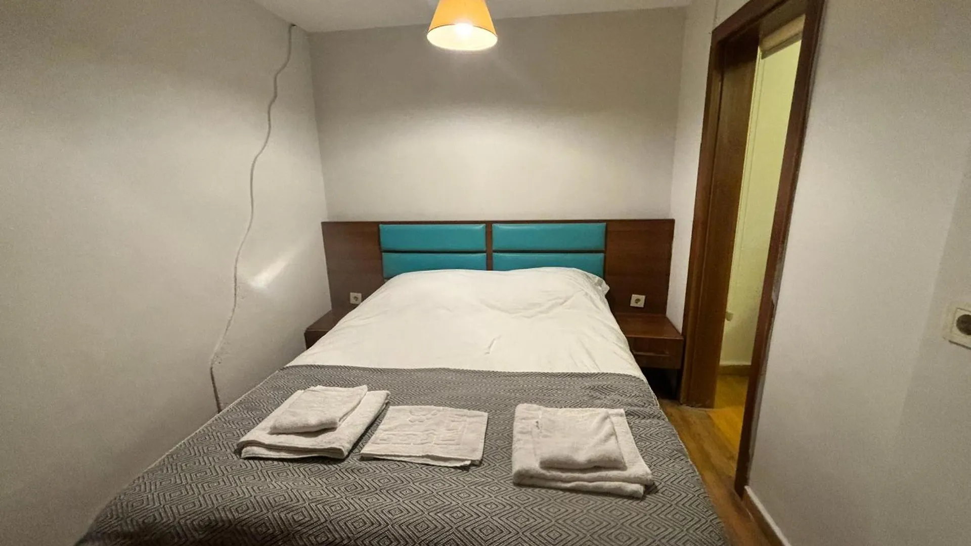 Cozy Garden-Level Apartment Near Taksim Istanbul Türkei